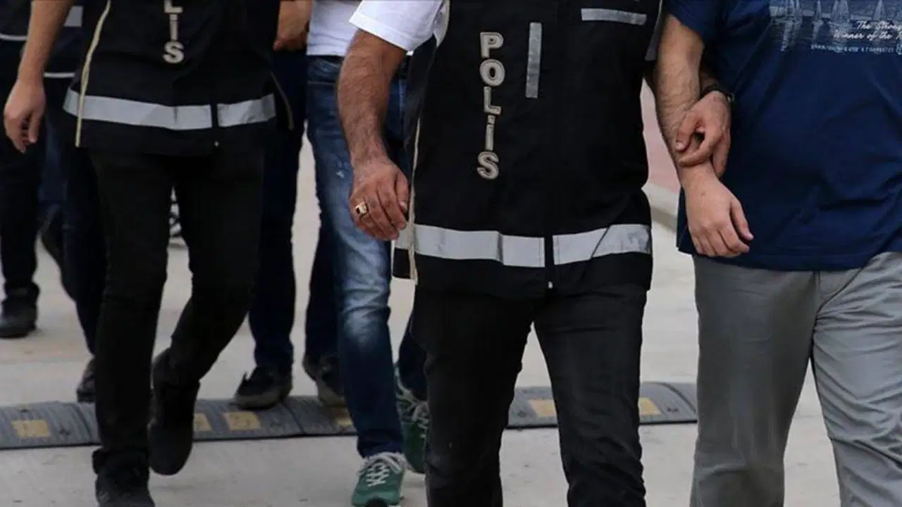 Eskişehir'de sosyal medyada silah görüntüsü paylaşan iki kişi gözaltına alındı