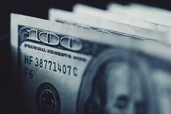 Commerzbank'tan Çarpıcı Döviz Tahmini: Yıl Sonu Dolar Kuru Ne Kadar Olabilir?