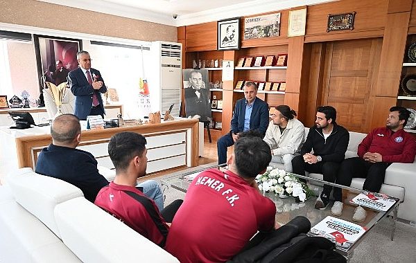 Kemer 2020 Futbol Kulübü'nün şampiyon başkanı Topaloğlu'na ziyaret – SPORT