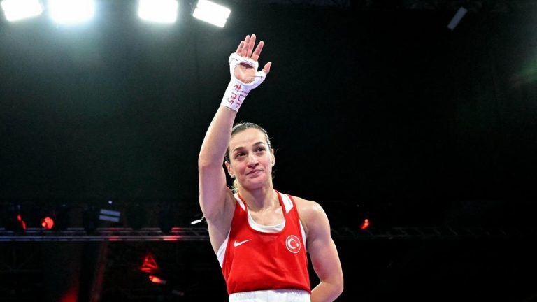 Milli boksör Buse Naz Çakıroğlu Paris 2024'te çeyrek finale yükseldi!