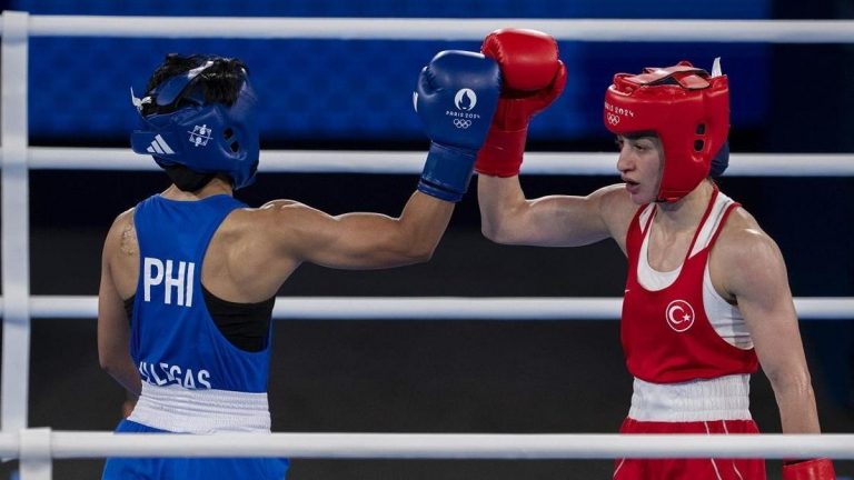 Buse Naz Çakıroğlu gümüş madalya kazandı