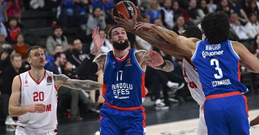 Anadolu Efes evinde Monaco’ya yenildi