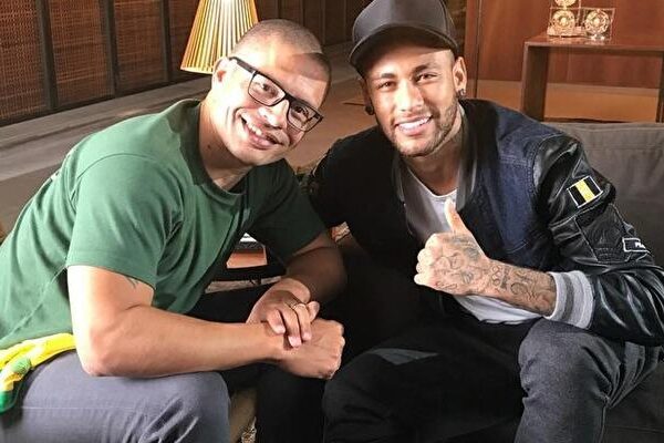 Alex de Souza Neymar’dan Paylaşım! Fenerbahçe için bir araya geldiler mi?