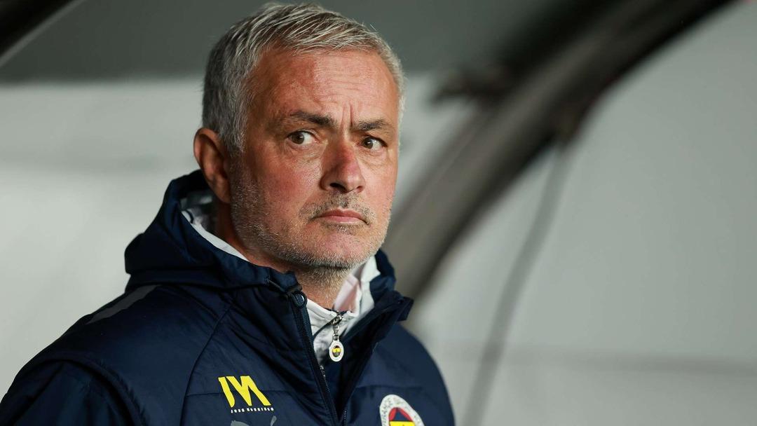 Jose_20mourinho_20Fenerbahce_202025