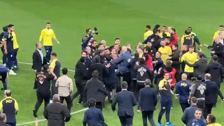 Fenerbahce 2 futbolcular zorla kararı getiriyor