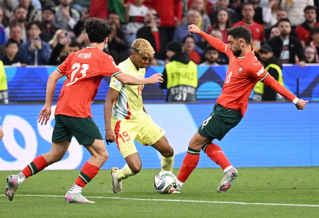 2025-06-08T191643Z_1258790827_UP1EL681HJTK4_RTRMADP_3_Soccer-uefanations-por-returport