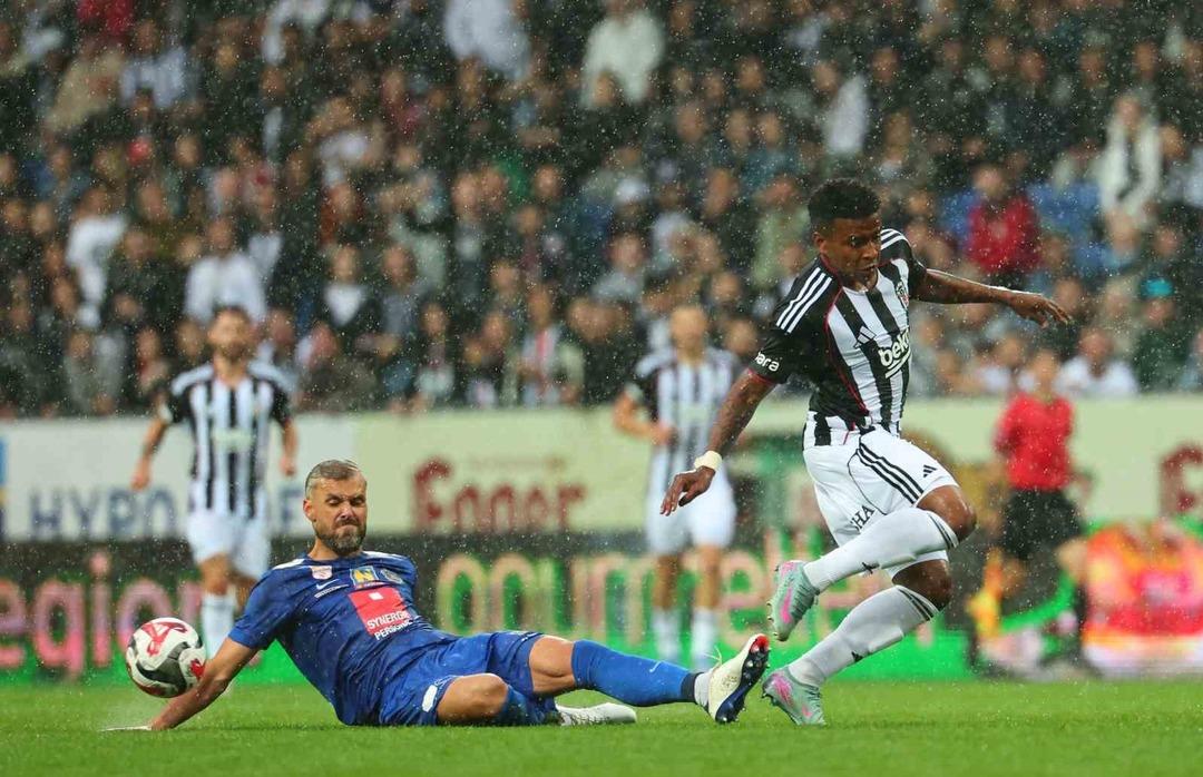 Beşiktaş'da yeni transfer sahne aldı! Kartal Avusturya 2. Lig Takımı St. Pölten 2 golle yendi 2