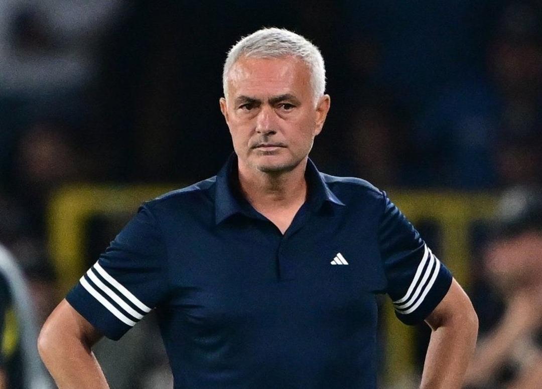 Fenerbahce teknik direktörü Jose Mourinho maçın sonunda açıklamalar yaptı! Duran toplardaki sıkıntıyı eleştirdi ve hedefledi ... 4