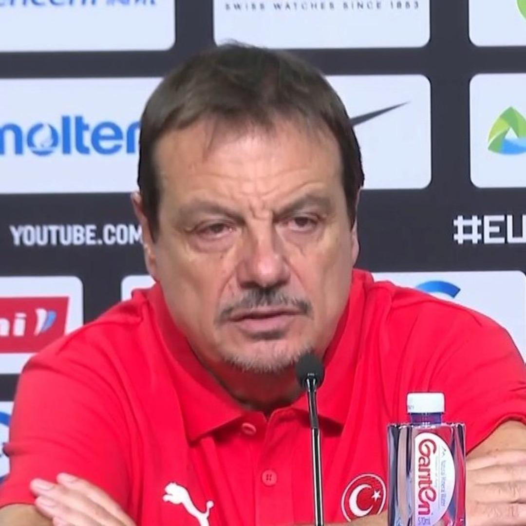 Eurobasket 2025 finalinde, Almanya'ya kaybeden 12 dev adam Koç Ergin Ataman'ın gözyaşlarını kontrol edemedi! Ödülü ile mutlu olamazdı ... 3