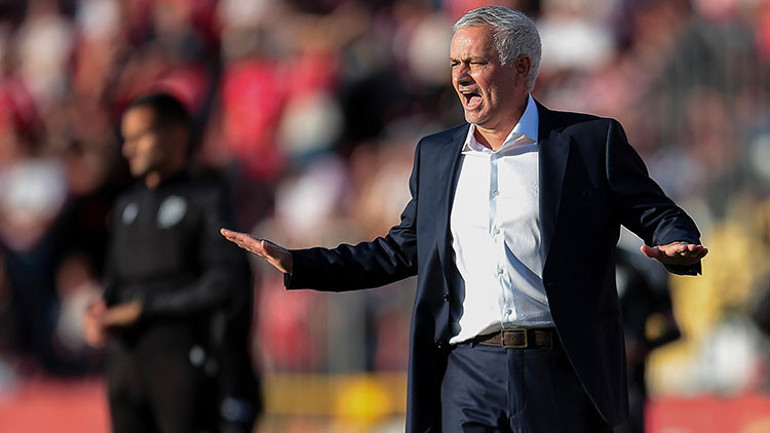 Mourinho, Benfica bir yerden bir yere puan kaybetti 'Takımın ıslıklarını duydu'