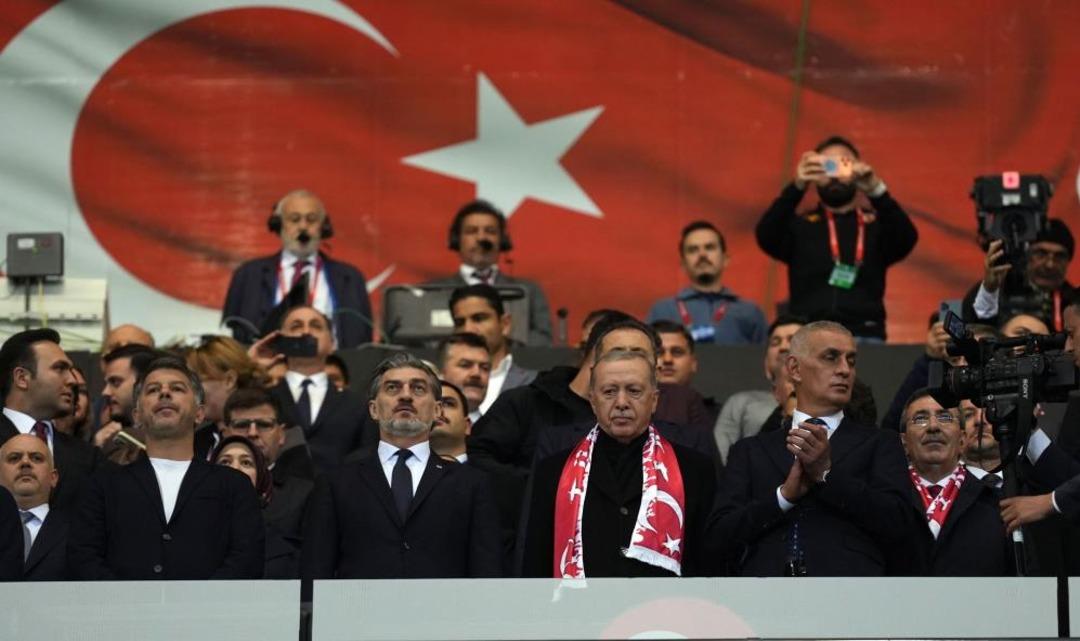 Türkiye-Gürcistan maçında tribünlerde muhteşem koreografi! Üç kaptan, tek slogan: 
