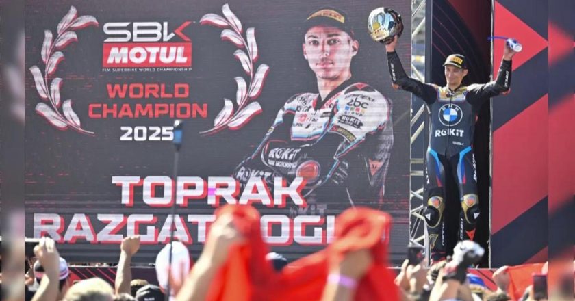 CNN TÜRK’te Dünya Şampiyonu: 21 kez İstiklal Marşı’nı çaldık!