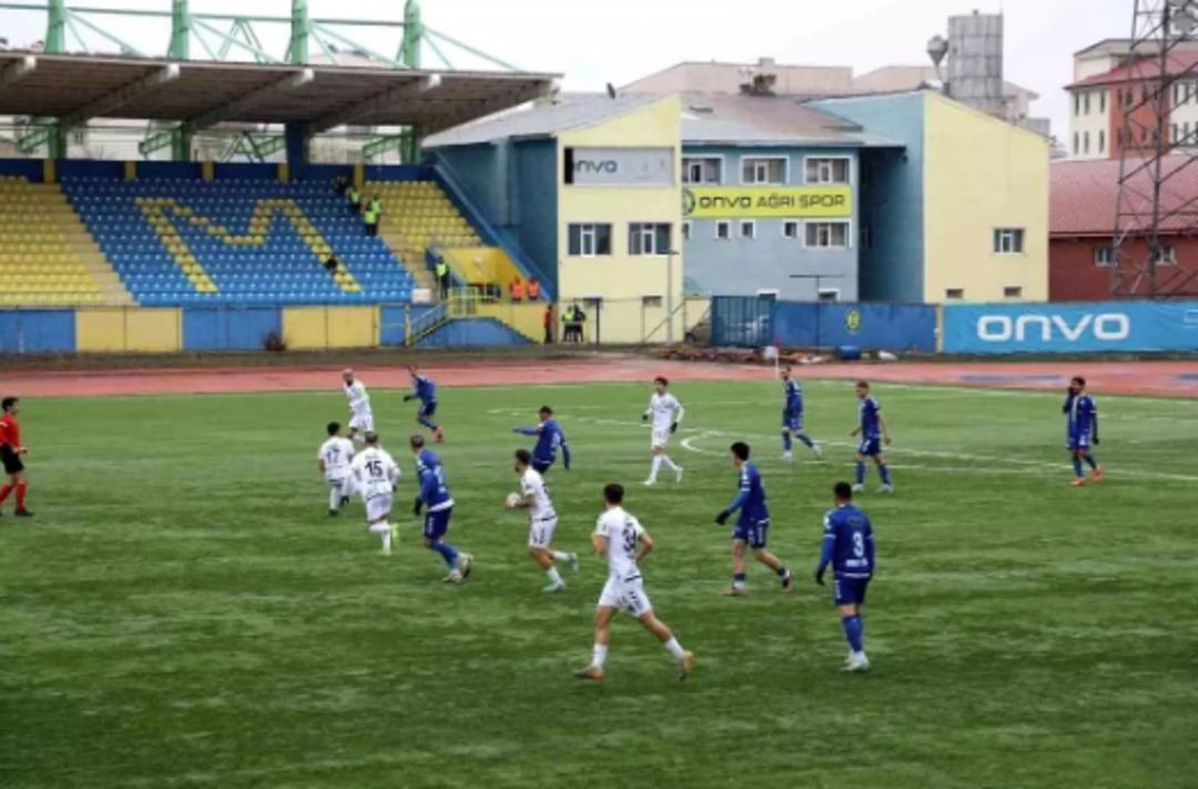17 oyuncuya ceza verildi! Yapılan bahis incelemesinin ardından Ağrı 1970 Spor 2'nin kadrosunda sadece 7 oyuncu kaldı.