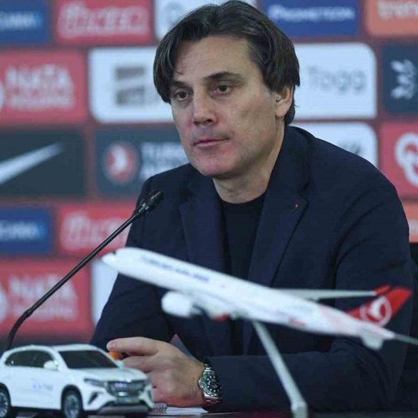 Teknik direktör Montella’dan Dünya Kupası açıklaması! Kerem Aktürkoğlu’nun forvet olarak oynamasına değindi… –