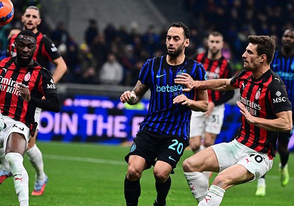 Milan, Serie A’da Milan derbisini tek golle kazandı! Hakan Çalhanoğlu…